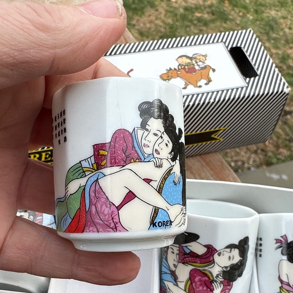 Japanese Sake Shot Glass Set. Vintage. Kama Sutra Geisha Girl Designed - Picture 4 of 8